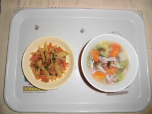 ペンネミートソース・野菜コンソメスープ