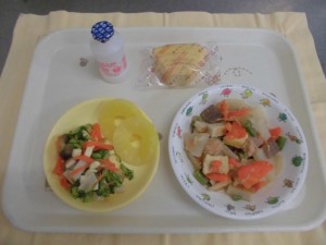 大根のみそ煮・きのこのマリネ・パイン ≪おやつ≫　ヨーク・バームクーヘン