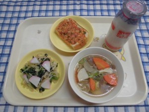 いも煮・おひたし ≪おやつ≫　牛乳・ピザトースト