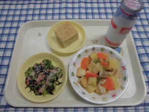 厚揚げのみそ煮・ひじきのごま酢あえ ≪おやつ≫　牛乳・紅茶ケーキ