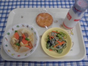大根のみそ煮・春雨の酢じょうゆあえ ≪おやつ≫　牛乳・おせんべい