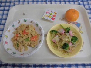 粉豆腐の卵とじ・ブロッコリーのおかかあえ ≪おやつ≫　みかん・どうぶつチーズ