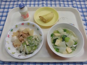 鶏肉のさっぱり煮・みそ汁・春雨の酢じょうゆあえ ≪おやつ≫　ヨーク・バナナ