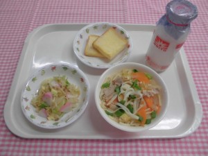 煮込みうどん・おかかチーズあえ ≪おやつ≫　牛乳・シュガーラスク