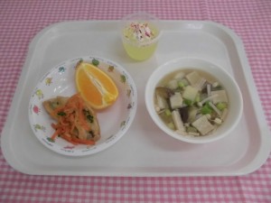 あじの南蛮漬け・凍り豆腐のみそ汁・オレンジ ≪おやつ≫　グレープフルーツゼリー