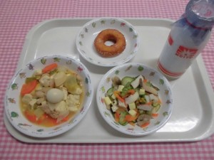 豆腐の五目煮・きのこのマリネ ≪おやつ≫　牛乳・ポテトドーナツ