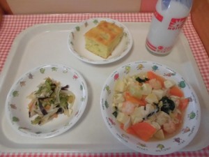 カニあん豆腐・ささみのあえもの ≪おやつ≫　牛乳・バナナケーキ